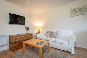 2 Bedroom Apartment in a Quiet Neighbourhood